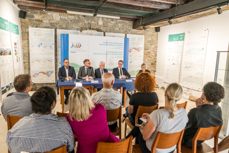 Odprtju je sledila novinarska konferenca (foto B. Furlanič)